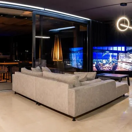 Апартаменты Sunset Cliffs Vip *