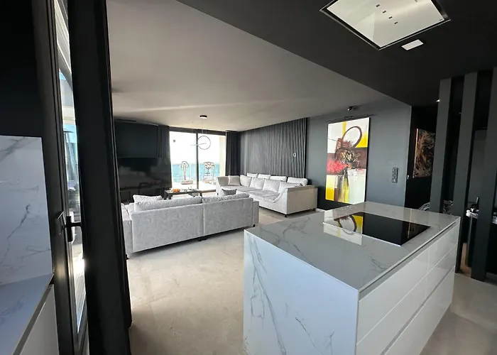Sunset Cliffs Vip Апартаменты Бенидорм