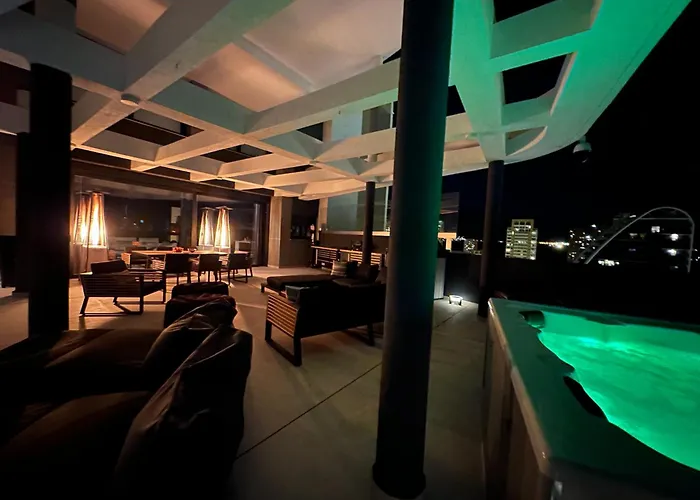 Апартаменты Sunset Cliffs Vip