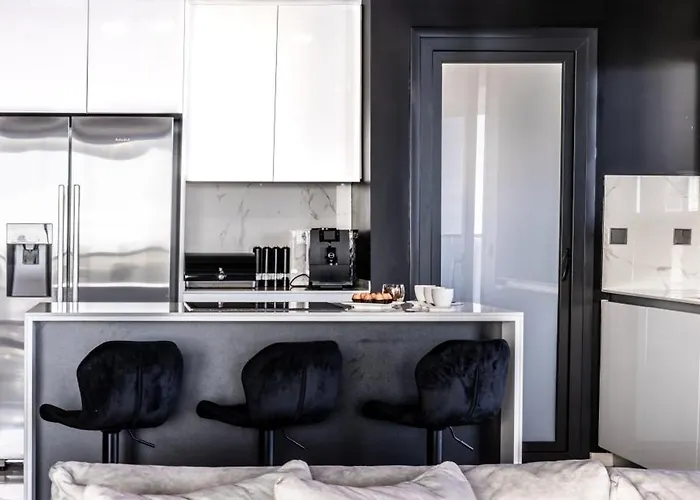 Апартаменты Sunset Cliffs Vip *