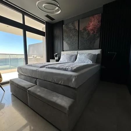 Sunset Cliffs Vip בנידורם